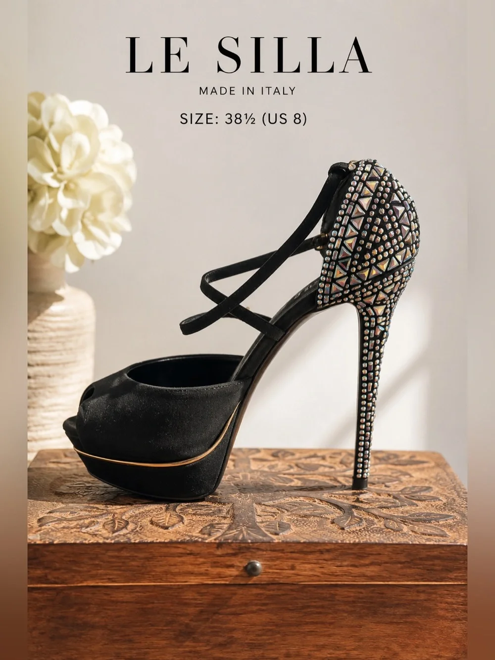 Le Silla Italian originals Black Jeweled Platform Peep-Toe pumps